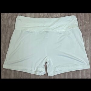 ✨ SHEIN Curve White Shorts✨